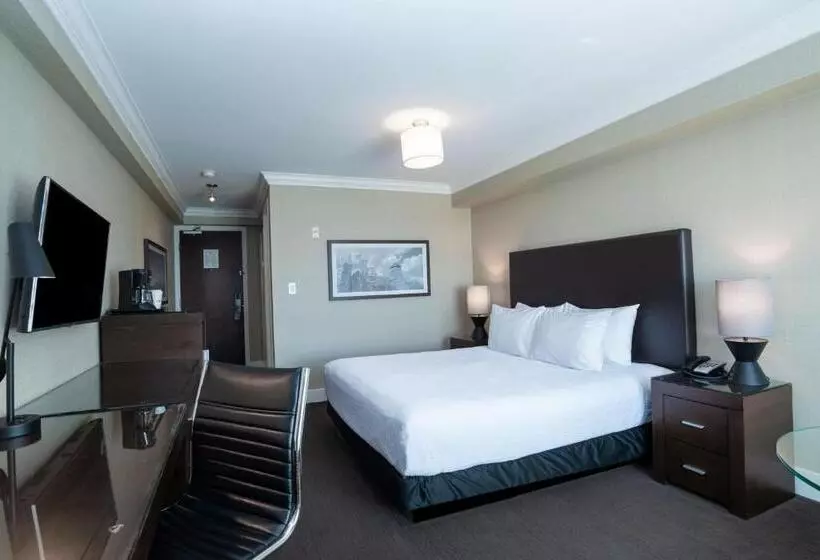 キングサイズベッドのスタンダードルーム, Sandman Hotel Oakville