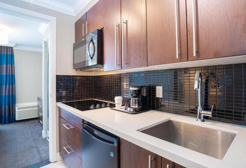 جناح سرير كينج, Sandman Hotel Oakville