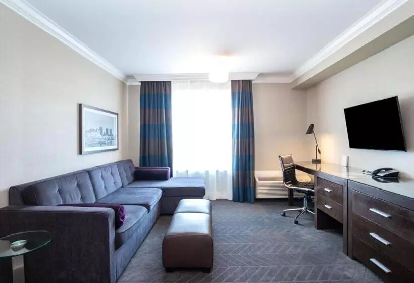 キングサイズベッドのスイートルーム, Sandman Hotel Oakville