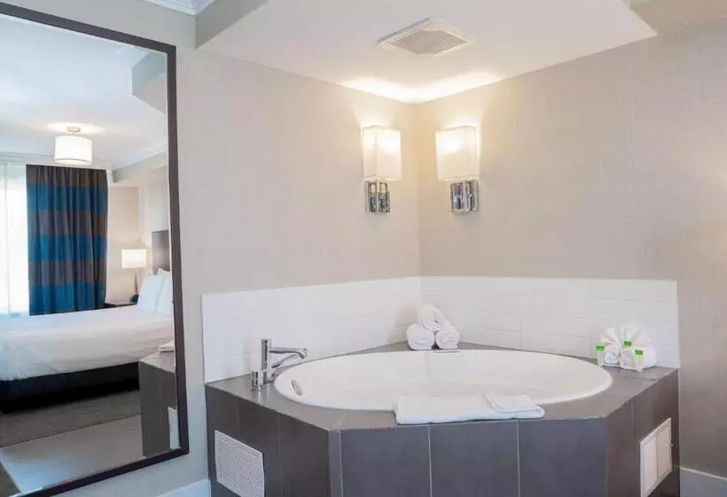 キングサイズベッドのスイートルーム, Sandman Hotel Oakville