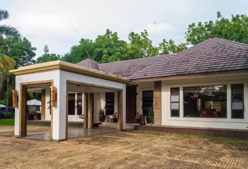 اتاق لوکس, Sheridan Boutique Resort Iloilo