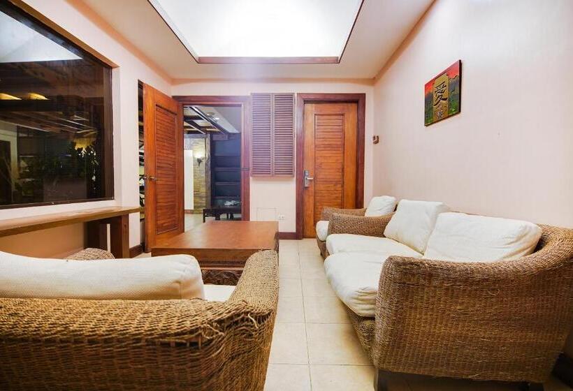 디럭스 룸, Sheridan Boutique Resort Iloilo