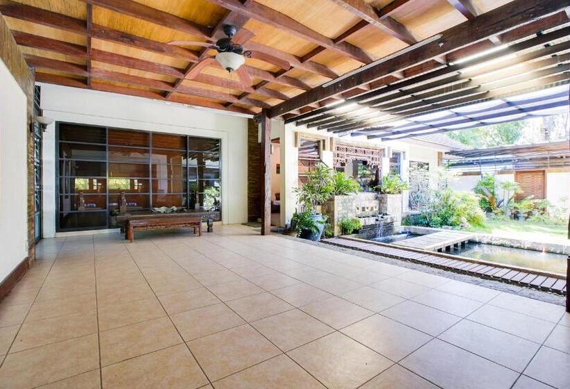 سوییت جونیور, Sheridan Boutique Resort Iloilo