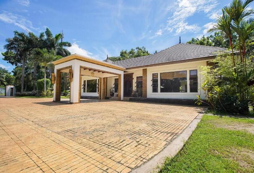 سوییت جونیور, Sheridan Boutique Resort Iloilo