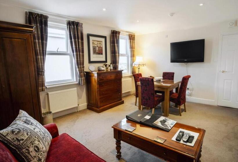 סוויטה אקזקיוטיב, The Town House