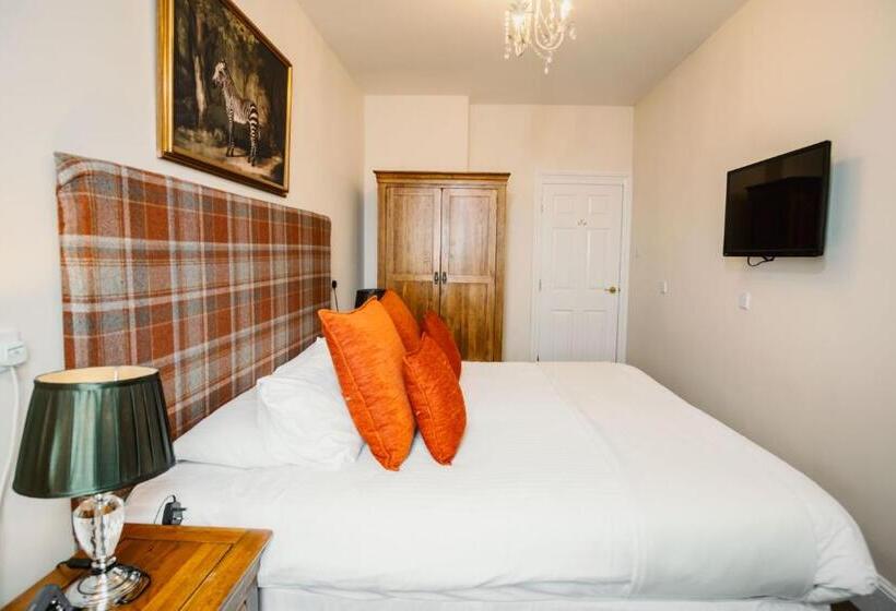 דירת שני חדרים, The Town House