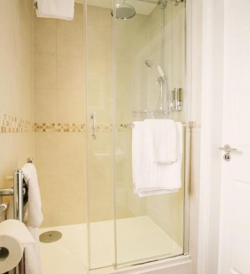 דירת חדר, The Town House