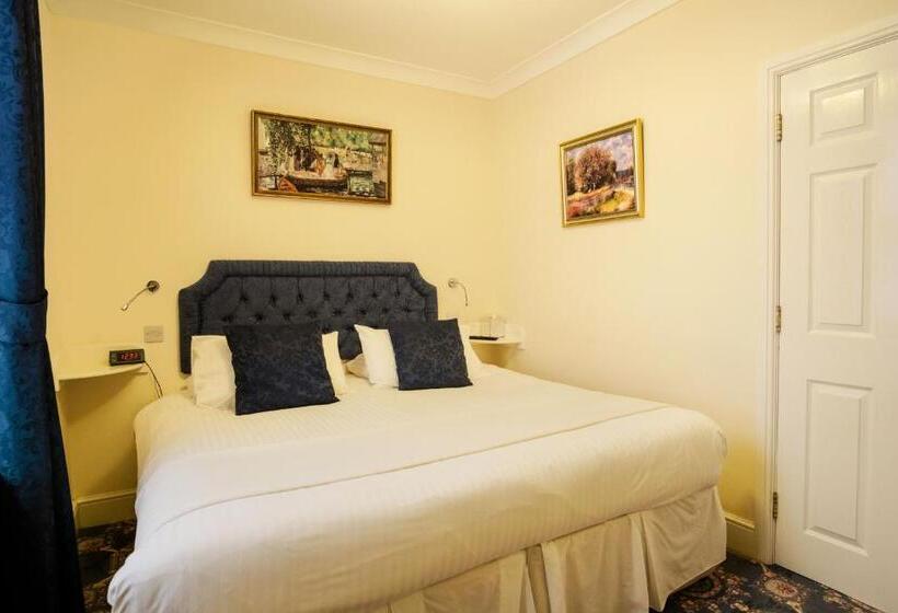 דירת חדר, The Town House