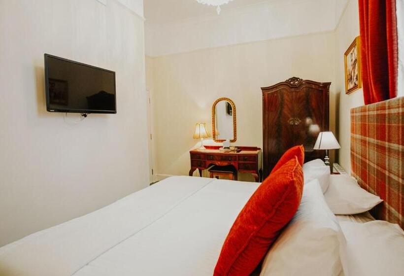 דירת שני חדרים, The Town House