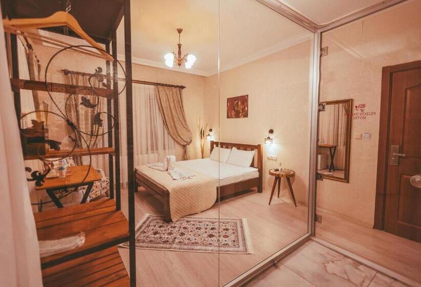 اتاق اکونومی, Pigeon Valley Stone House