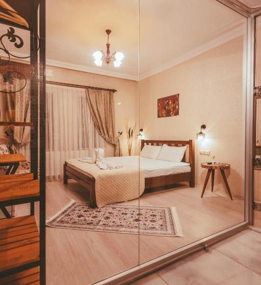 经济房, Pigeon Valley Stone House