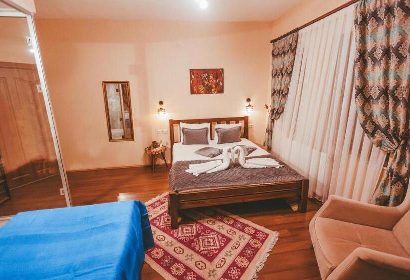 标准间, Pigeon Valley Stone House