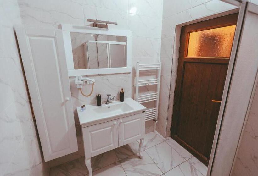 标准间, Pigeon Valley Stone House