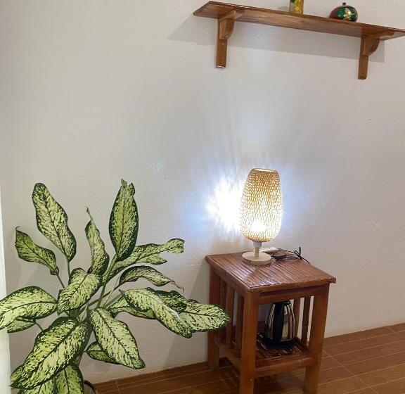 חדר סטנדרט לשלושה עם חדר אמבטיה משוף, Tahanan Resort