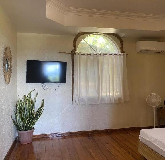 스위트 킹사이즈 침대, Tahanan Resort
