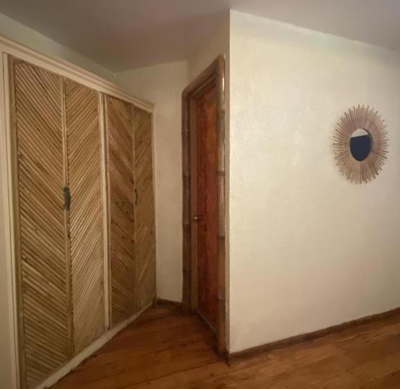 מיטת קינג בסוויטה, Tahanan Resort