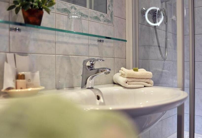 スーペリアトリプルルーム, Pension Alwin