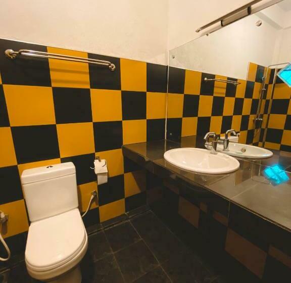 패밀리 룸, Green Hill