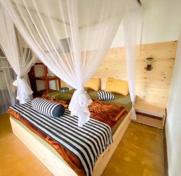 패밀리 룸, Green Hill