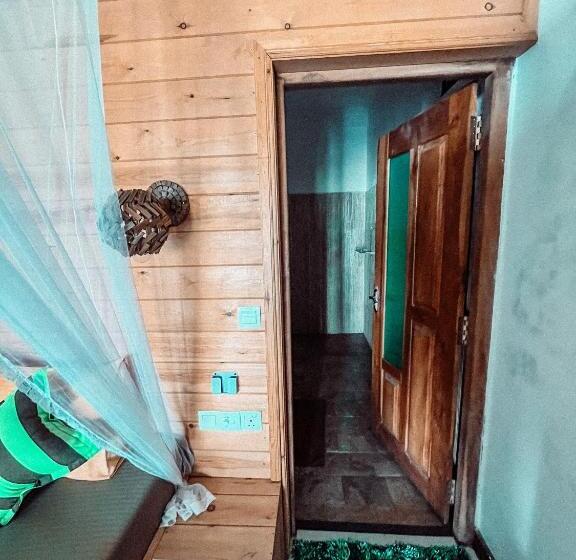 디럭스 전망 룸, Green Hill