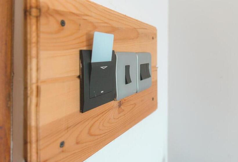 스탠다드 룸 킹사이즈 침대, Green Hill