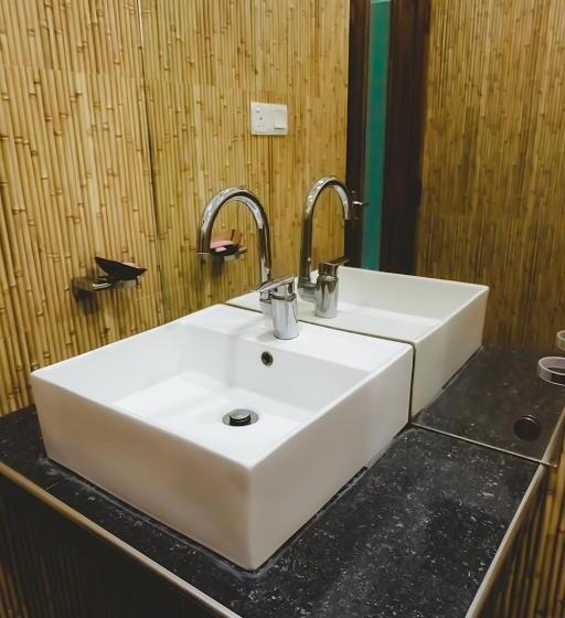 디럭스 전망 룸, Green Hill