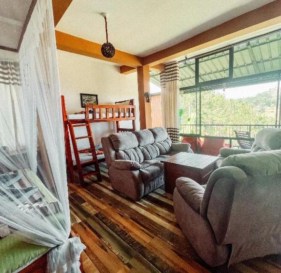 스탠다드 룸 킹사이즈 침대, Green Hill