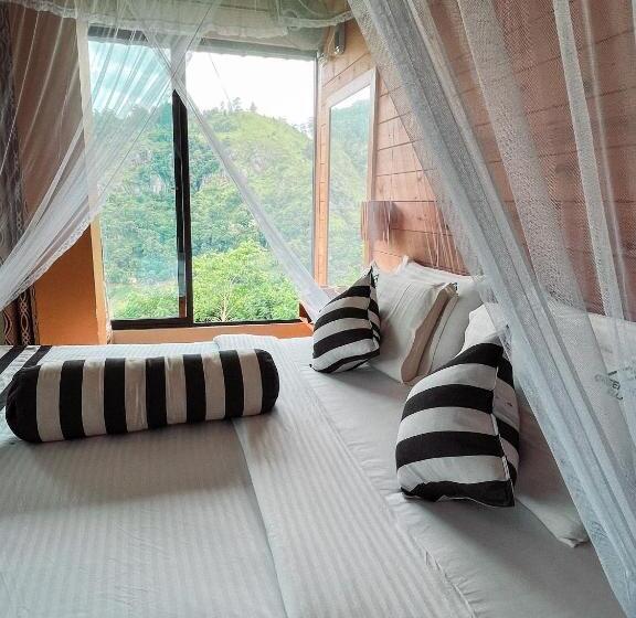 수피리어 패밀리 룸, Green Hill