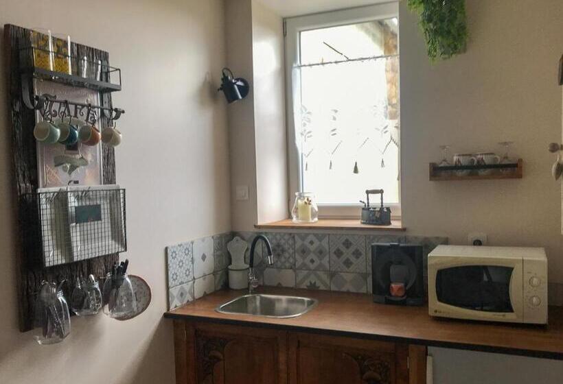 Номер Стандарт Вид на Сад, La Chambre Des Tisserands