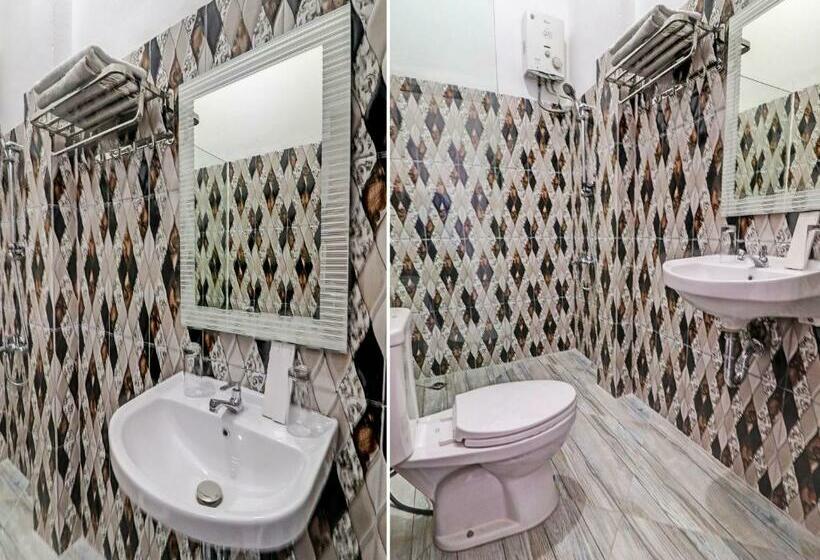 Delüks Oda, Oyo 91203 Naufal Residence Syariah