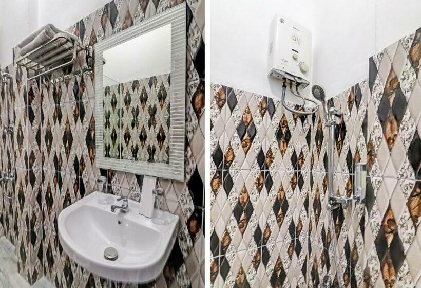 Delüks Oda, Oyo 91203 Naufal Residence Syariah