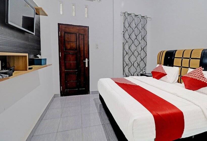 Delüks Oda, Oyo 91203 Naufal Residence Syariah