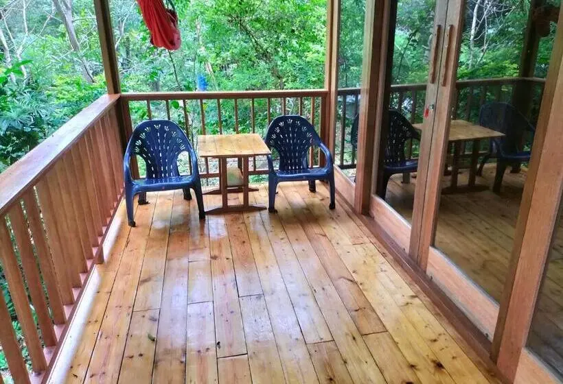 スーペリアーバンガロー, Santi Garden Bungalows