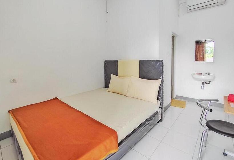 غرفة ديلوكس, Shekinah Homestay & Cafe Waikabubak Mitra Reddoorz