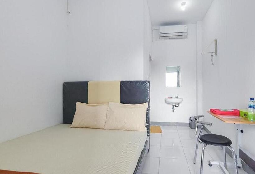 غرفة ديلوكس, Shekinah Homestay & Cafe Waikabubak Mitra Reddoorz