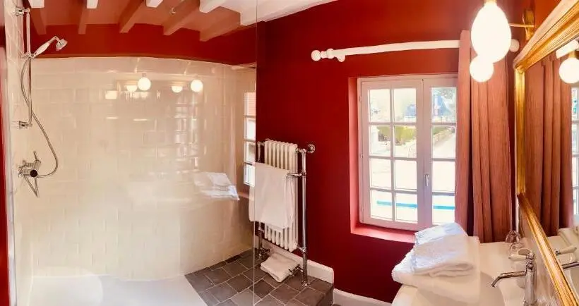 Quarto superior, Auberge D Inxent