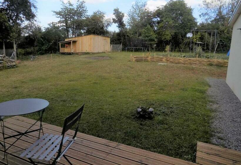 ガーデンビュースタンダードルーム, Chambres D Hôtes à Raveau