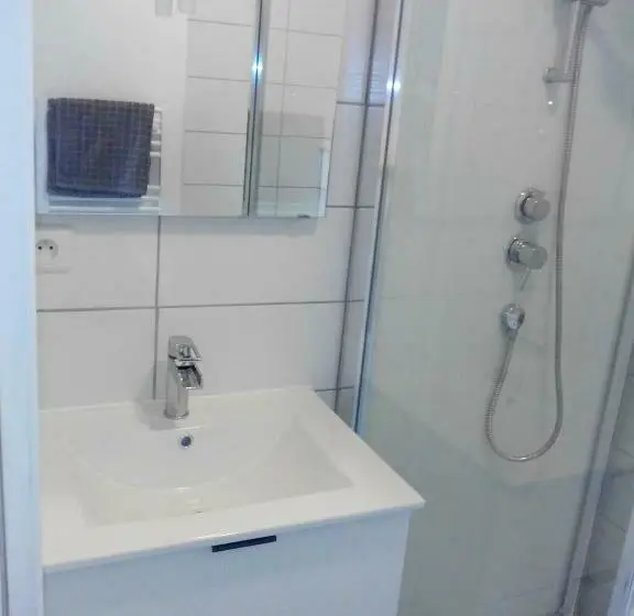 ガーデンビュースタンダードルーム, Chambres D Hôtes à Raveau