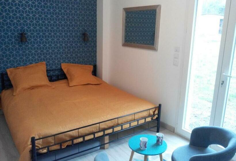 Номер Стандарт Вид на Сад, Chambres D Hôtes à Raveau