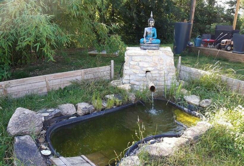 ガーデンビュースタンダードルーム, Chambres D Hôtes à Raveau