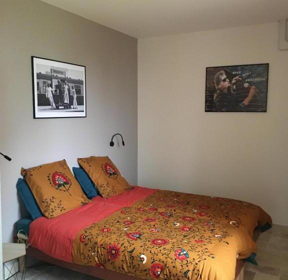 스탠다드 스튜디오, Demeure Des Pothières