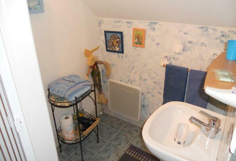 غرفة قياسية, Ferme Les Rousseaux