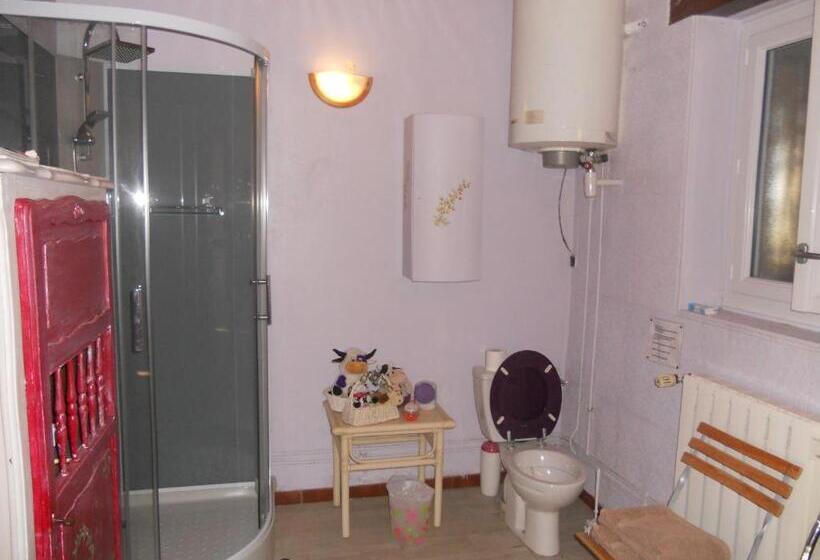 غرفة قياسية رباعية, Ferme Les Rousseaux