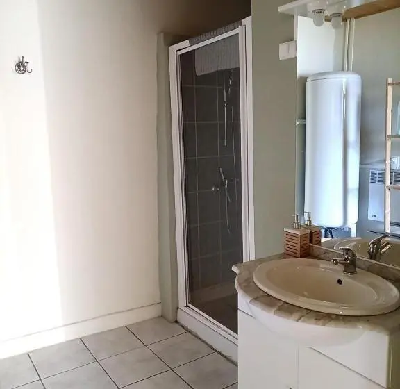 1 Sovrums Hus, Infocus Du Sud