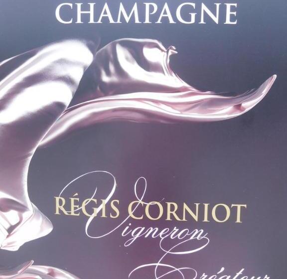 Standard room with outdoor bath, La Chambre D Amis La Costignieres