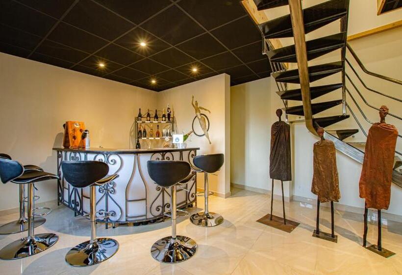 Standard room with outdoor bath, La Chambre D Amis La Costignieres