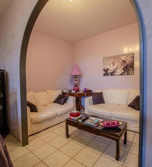 Standard room with outdoor bath, La Chambre D Amis La Costignieres