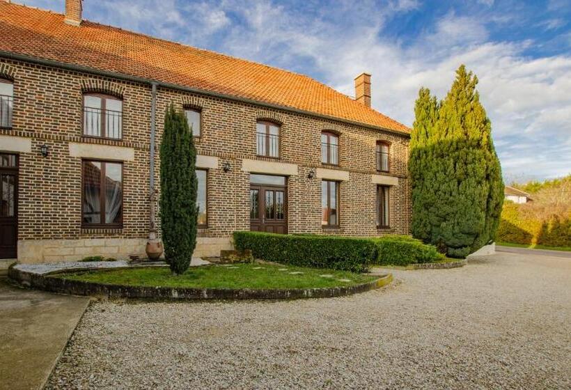 Standard room with outdoor bath, La Chambre D Amis La Costignieres