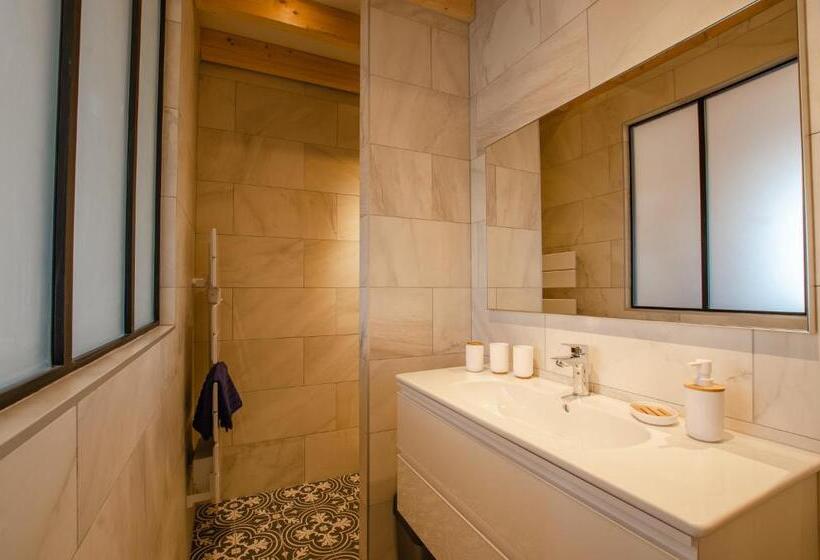 디럭스 스위트, La Chambre D Amis La Costignieres