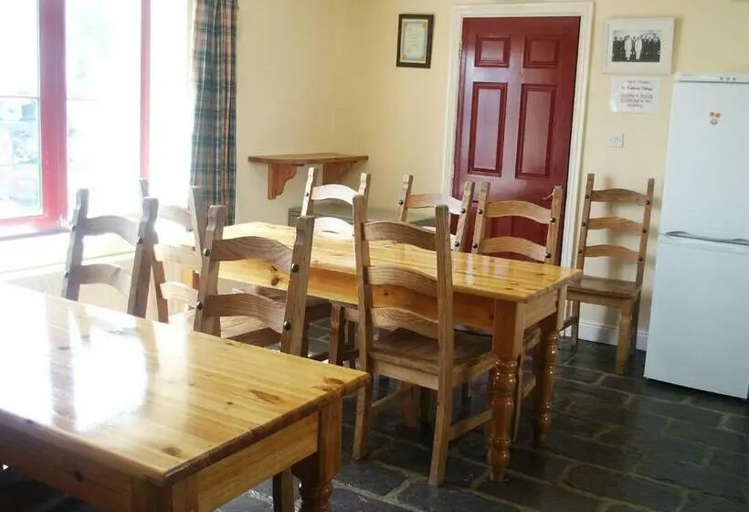 Vuode Makuusalissa, Brú Na Dromoda/dromid Hostel